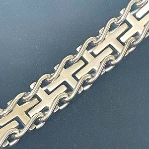 Stainless Steel unisex cross bracelet.